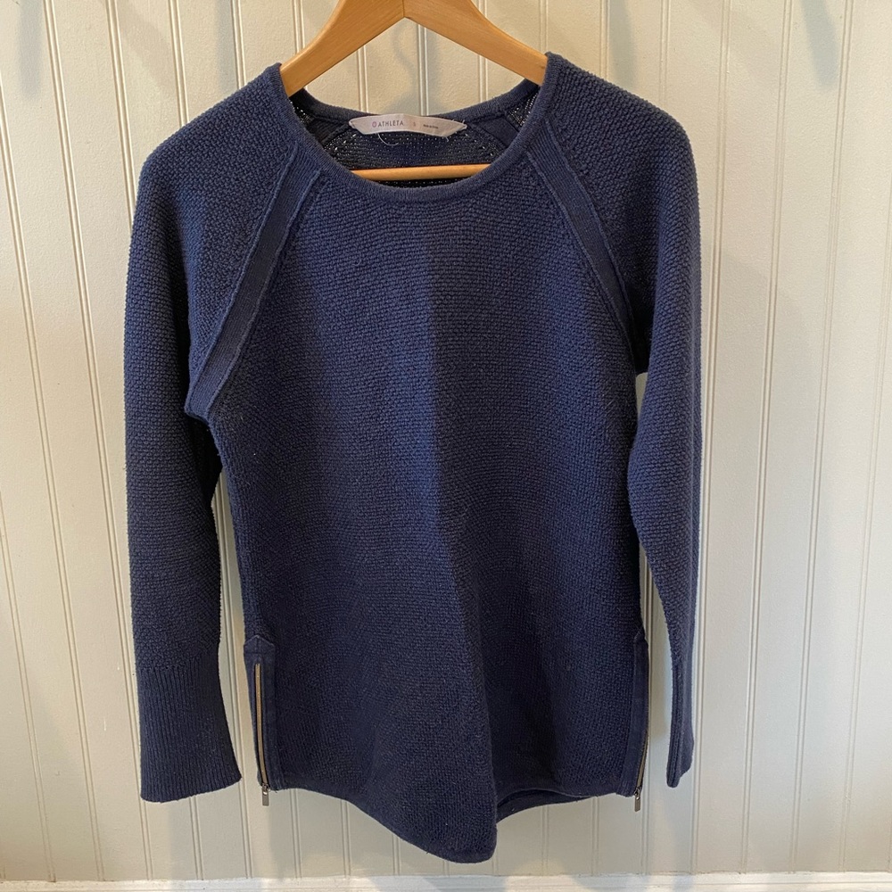 Athleta navy raglan sleeve sweater size S